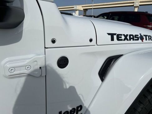 New 2026 Jeep Gladiator Sport image 13