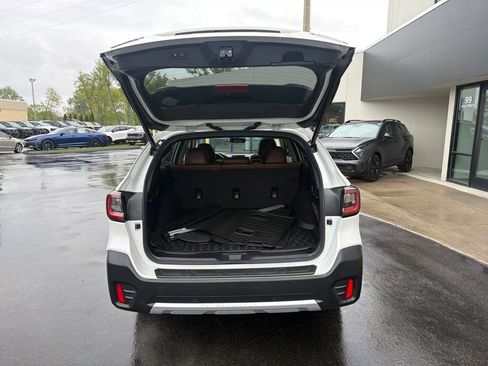 Used 2021 Subaru Outback Touring AWD/4WD image 15