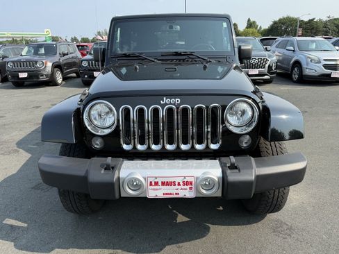 Used 2014 Jeep Wrangler Unlimited Sahara w/ Connectivity Group AWD/4WD image 2