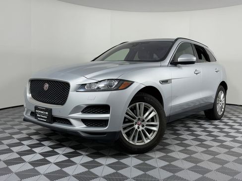 Used 2018 Jaguar F-PACE Prestige image 1
