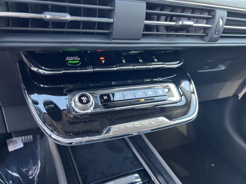 New 2025 Lincoln Corsair FWD w/ Equipment Group 101A image 21