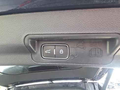 Used 2023 Ford Explorer XLT w/ Equipment Group 202A image 14