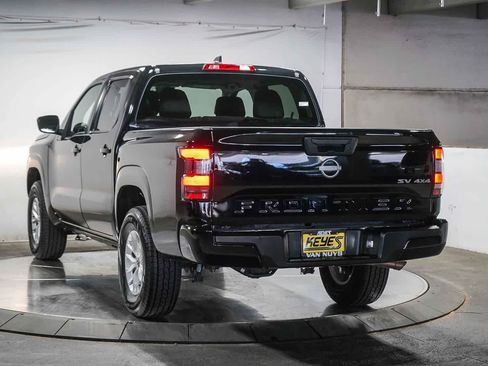 Used 2024 Nissan Frontier SV image 9