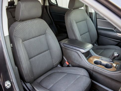 Used 2019 GMC Acadia SLE image 34