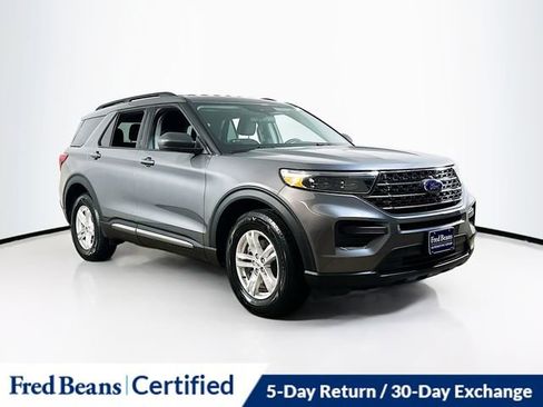 Used 2022 Ford Explorer XLT image 1