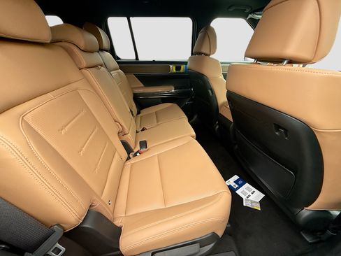 New 2026 Hyundai Santa Fe Limited FWD image 19