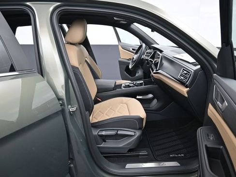 New 2026 Volkswagen Atlas Cross Sport SE AWD/4WD image 14