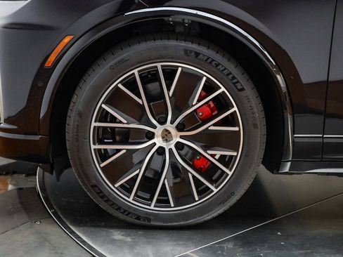 Used 2025 Porsche Macan Turbo Electric image 10