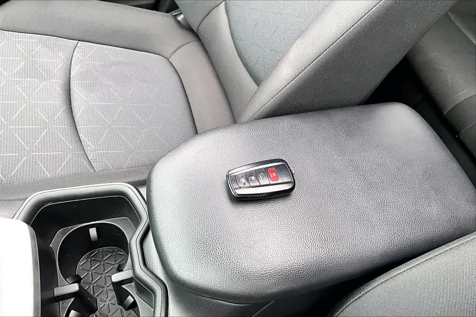 Used 2024 Toyota RAV4 XLE w/ Convenience Package AWD/4WD image 15