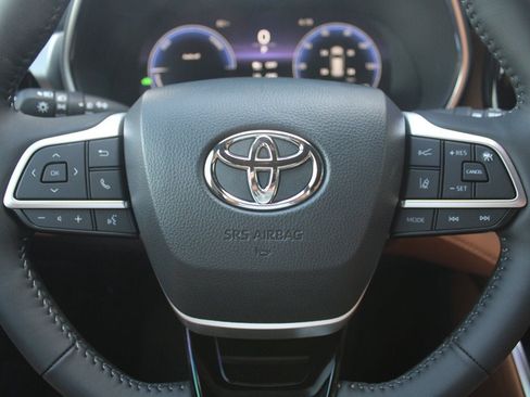 Used 2026 Toyota Highlander Platinum AWD/4WD image 20