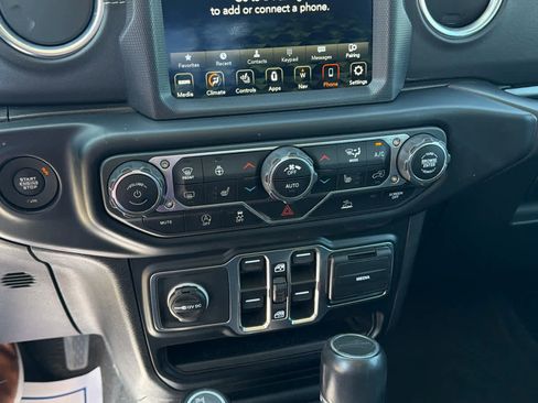 Used 2020 Jeep Gladiator Overland AWD/4WD image 14