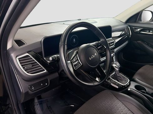 Used 2024 Kia Seltos S FWD image 11