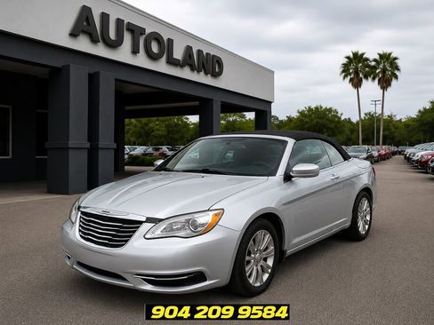 Used 2012 Chrysler 200 Touring FWD image 1