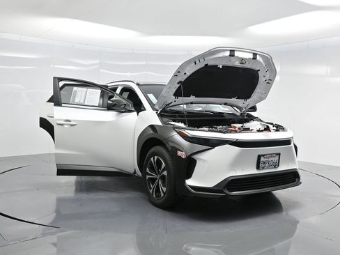 Used 2024 Toyota bZ4X XLE image 36