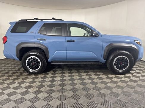 Used 2025 Toyota 4Runner TRD Off-Road Premium image 2