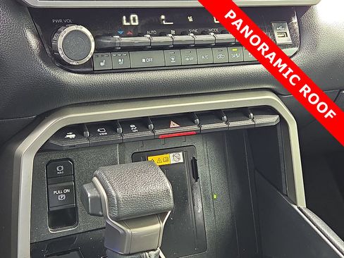 Used 2024 Toyota Tundra Limited AWD/4WD image 19
