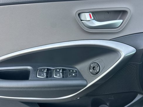 Used 2017 Hyundai Santa Fe Sport image 11