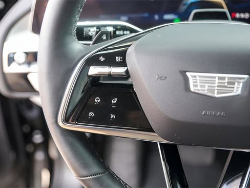 Used 2025 Cadillac Lyriq Luxury image 14