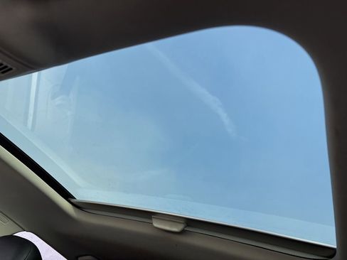 Used 2018 Volkswagen Golf SE image 7