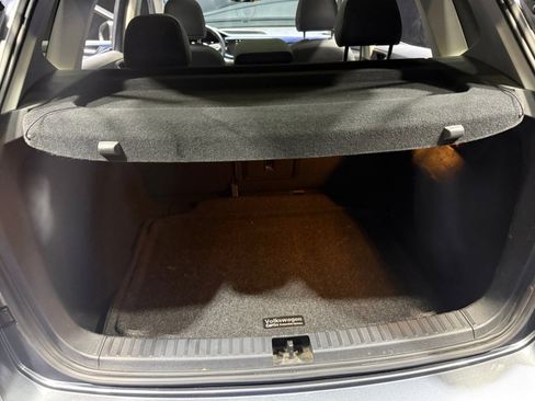 Used 2023 Volkswagen Taos SE w/ Panoramic Sunroof Package FWD image 34