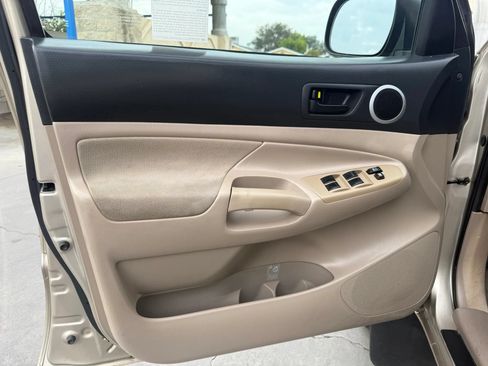 Used 2006 Toyota Tacoma PreRunner RWD image 8