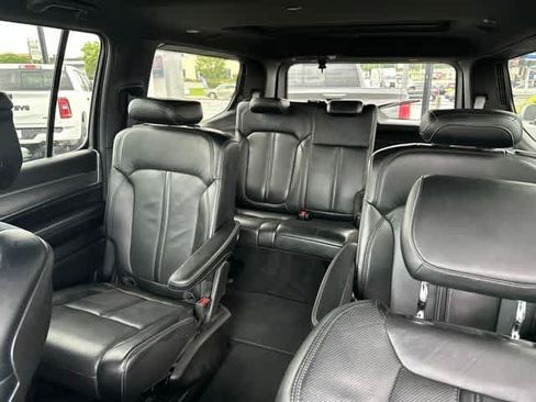 Used 2022 Jeep Wagoneer Series II AWD/4WD image 5