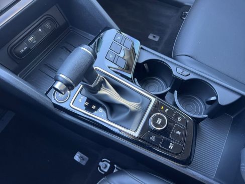 Used 2023 Kia Sportage EX image 8