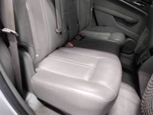 Used 2010 Cadillac SRX Luxury image 22