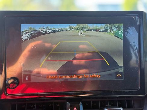 Used 2024 Toyota Corolla Cross XLE w/ Convenience Package image 11