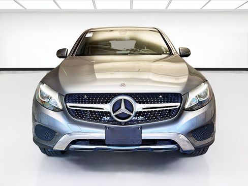 Used 2019 Mercedes-Benz GLC 300 4MATIC Coupe image 2