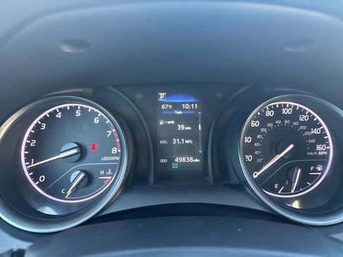 Used 2023 Toyota Camry SE image 9