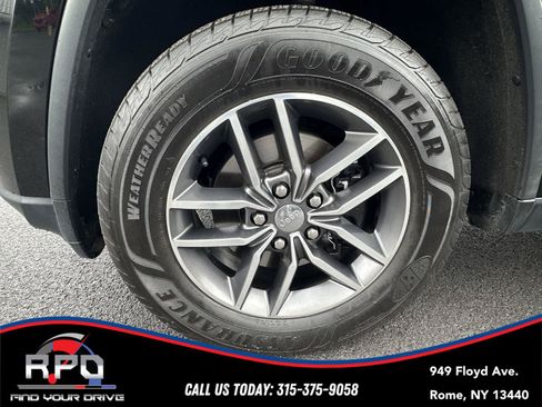 Used 2018 Jeep Grand Cherokee Limited AWD/4WD image 10