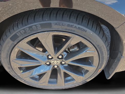 Used 2025 Toyota Corolla LE FWD image 29