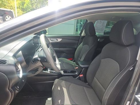 Used 2022 Kia Forte LXS FWD image 10