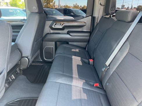 Used 2024 GMC Sierra 1500 SLE w/ X31 Off-Road Package AWD/4WD image 17