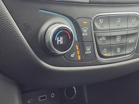 Certified 2024 Chevrolet Equinox LT w/ LPO, Floor Liner Package image 5