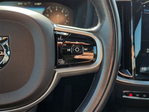 Used 2020 Volvo S60 T5 Momentum image 23