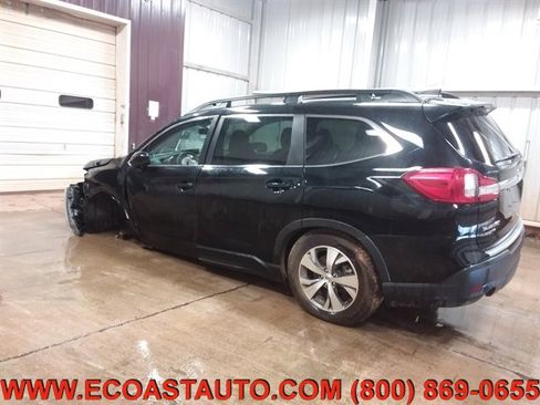 Used 2019 Subaru Ascent Premium image 2