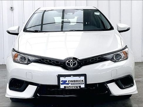 Used 2018 Toyota Corolla iM w/ All-Weather Mat Package FWD image 3