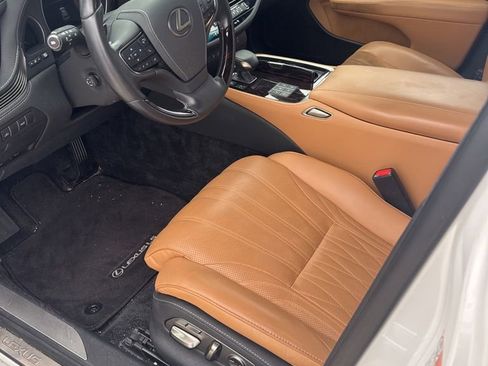 Used 2023 Lexus LS 500 w/ Interior Upgrade Package RWD image 3