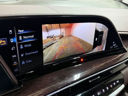 Certified 2023 Cadillac Escalade ESV Sport Platinum AWD/4WD image 19