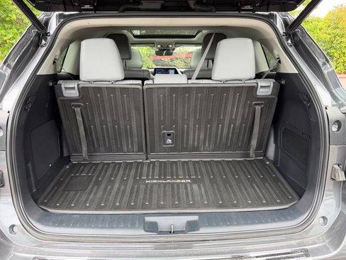 Used 2022 Toyota Highlander Platinum AWD/4WD image 10