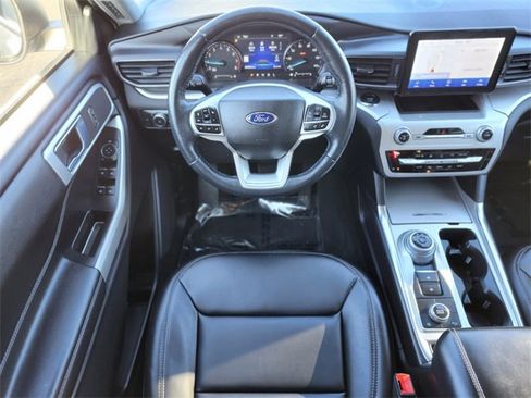 Certified 2022 Ford Explorer XLT w/ Equipment Group 202A image 13