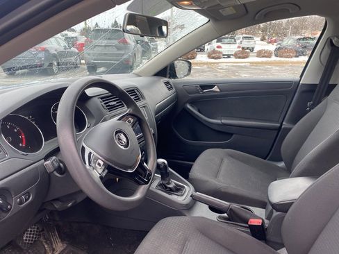 Used 2016 Volkswagen Jetta S image 4