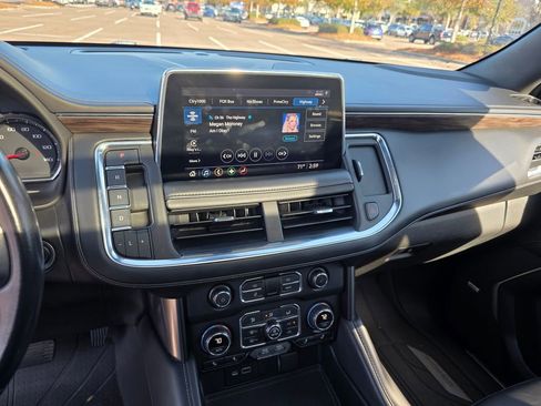 Used 2021 Chevrolet Suburban LT image 17