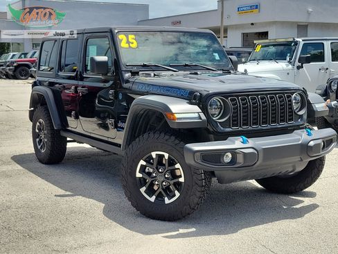 Used 2025 Jeep Wrangler Unlimited Rubicon 4xe w/ Convenience Group AWD/4WD image 1