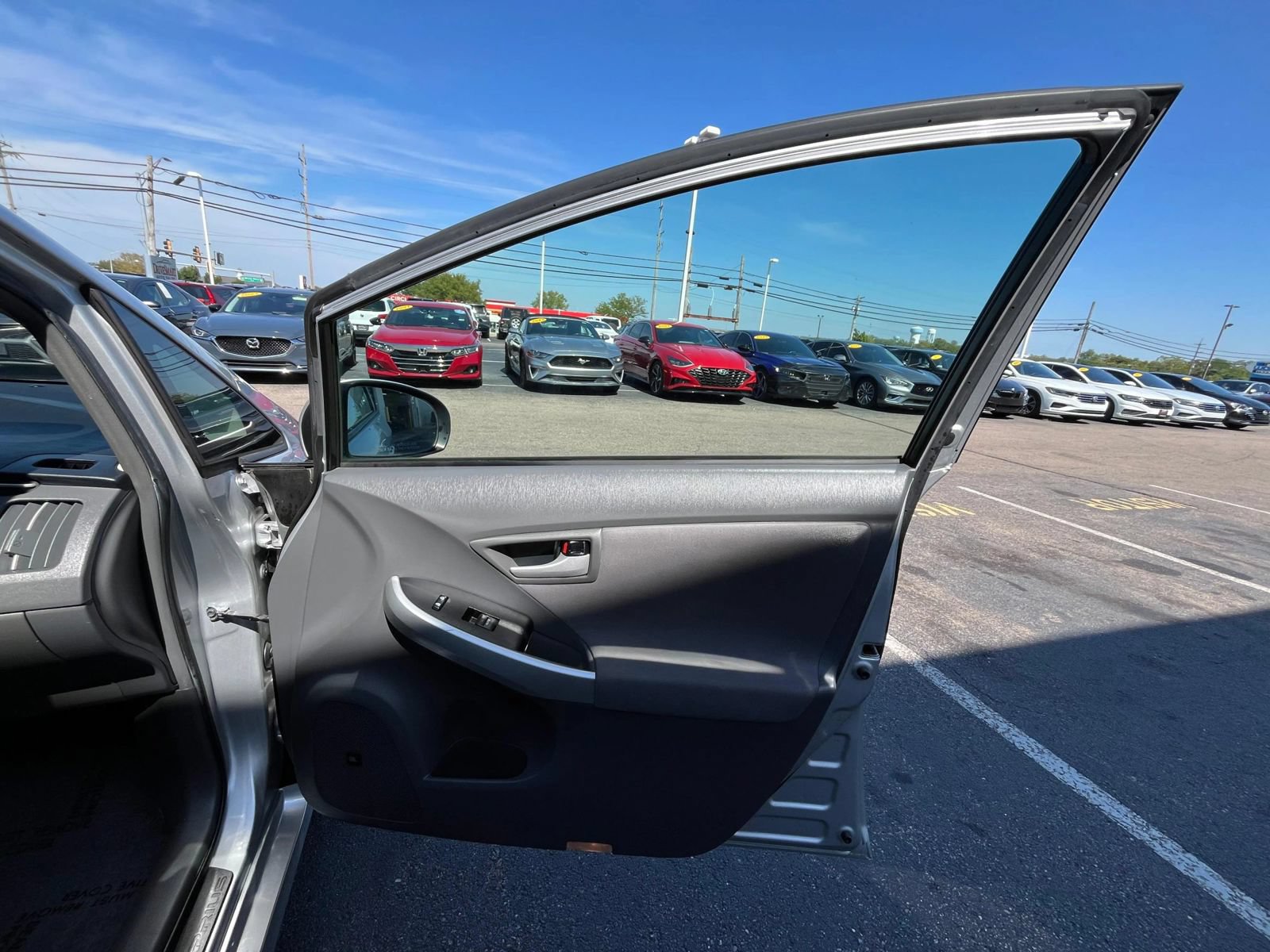 Used 2010 Toyota Prius Three FWD image 43
