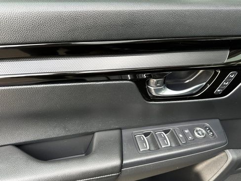 Used 2025 Honda CR-V EX-L image 11