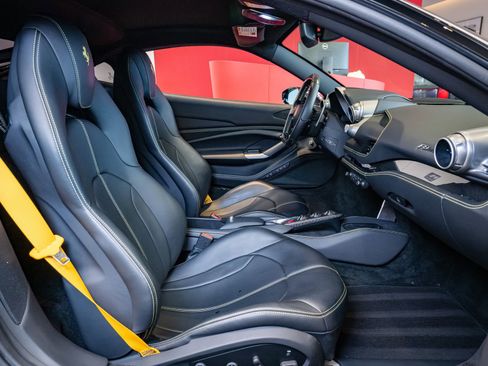 Used 2021 Ferrari F8 Tributo image 18