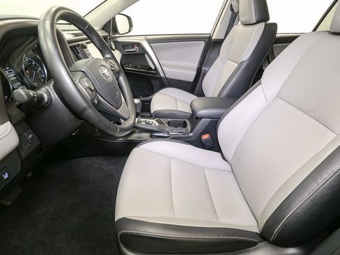 Used 2018 Toyota RAV4 Limited AWD/4WD image 49
